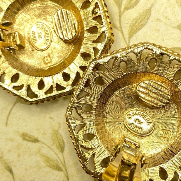 AVON Barrera Gold Tone Leaves Clip-on Earrings Jose Maria Barrera For AVON 1989 - Picture 8 of 10